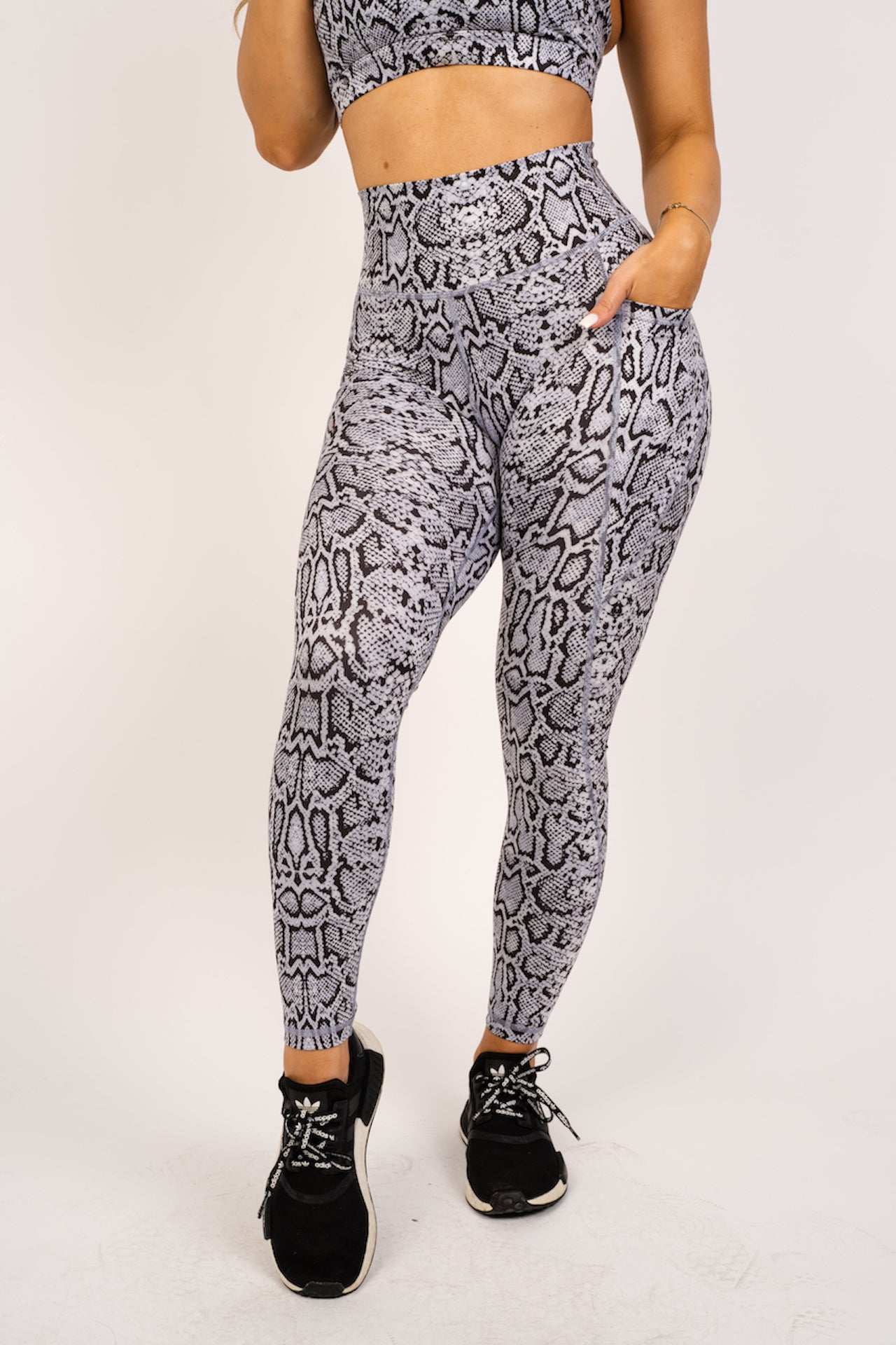 YOURS ACTIVE Plus Size Charcoal Grey Abstract Print Leggings | Yours  Clothing
